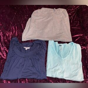 2 T-Shirts & 1 Skirt Women’s XXL